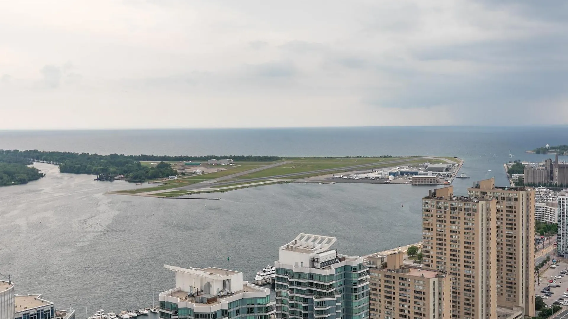 アパート Cloud 9 In Downtown Torontoアパートメント